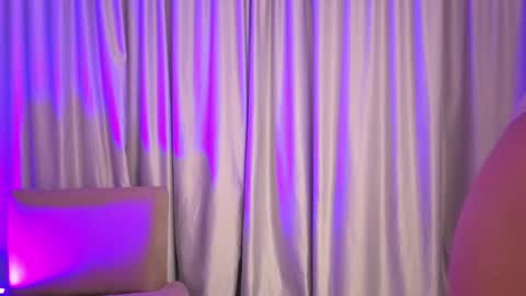 Mia online show from 03-06-26, 12:01