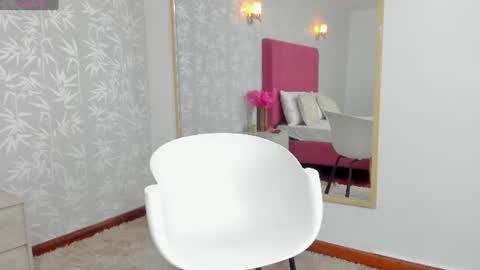 Snapshot of mia_noir2701 chatting on 06-20-26, 11:57 Mia online show from 06-20-26, 11:57