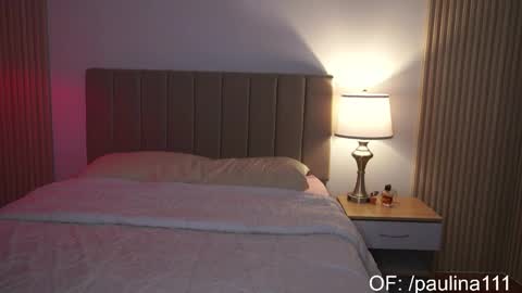 Instagram Nelyiramirez online show from 10-31-25, 07:04