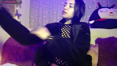 Snapshot of mia_petitebaby chatting on 05-01-26, 02:38 Ma online show from 05-01-26, 02:38