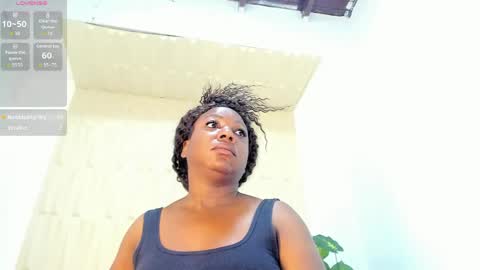 Snapshot of mia_pineda chatting on 05-27-26, 09:28 Mariana online show from 05-27-26, 09:28