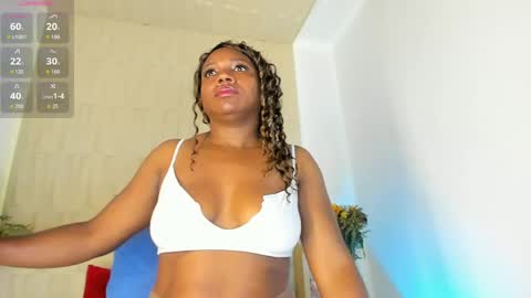 Snapshot of mia_pineda chatting on 06-04-26, 07:09 Mariana online show from 06-04-26, 07:09