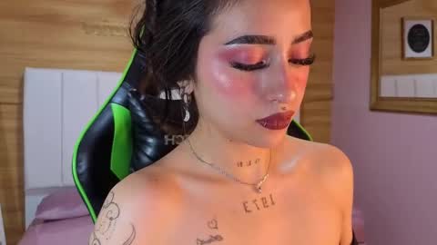Snapshot of mia_ponce_a chatting on 11-23-25, 01:38 MIA online show from 11-23-25, 01:38
