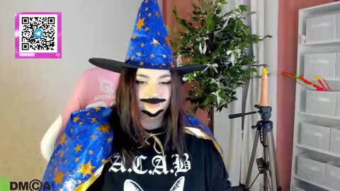 Mia online show from 01-11-26, 01:10