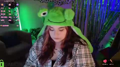 Snapshot of mia_r0ss chatting on 06-13-26, 01:25 Mia online show from 06-13-26, 01:25