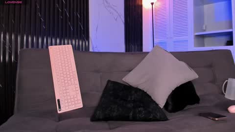 Snapshot of mia_ravenn chatting on 12-07-24, 03:58 Mia online show from 12-07-24, 03:58