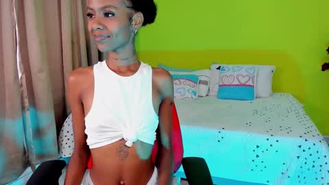 Snapshot of mia_rissi chatting on 10-28-25, 02:53 Mia online show from 10-28-25, 02:53
