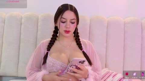 Mia online show from 02-10-26, 12:42