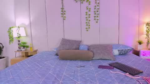 mia rousse25 online show from 05-24-26, 12:32