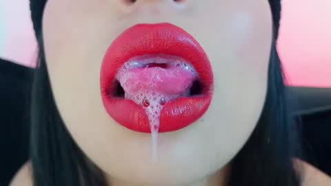 Mia online show from 04-01-26, 08:06