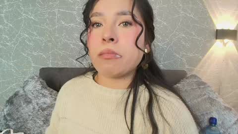 Mia Roux online show from 01-05-25, 07:28