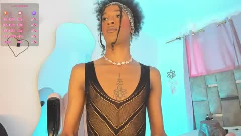 Snapshot of mia_royal chatting on 05-30-26, 06:38 mia_royal online show from 05-30-26, 06:38