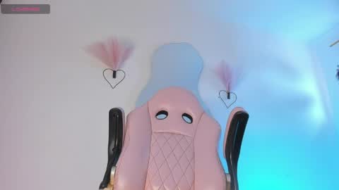 Snapshot of mia_royal chatting on 05-31-26, 06:09 mia_royal online show from 05-31-26, 06:09