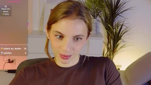 Mia online show from 11-19-25, 06:24