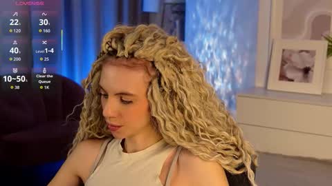 Mia online show from 12-19-25, 06:31