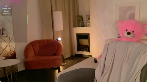 Snapshot of mia_silk chatting on 05-08-26, 06:30 Mia online show from 05-08-26, 06:30