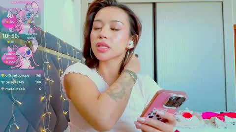 Snapshot of mia_sirenia chatting on 02-11-25, 09:20 Mia online show from 02-11-25, 09:20