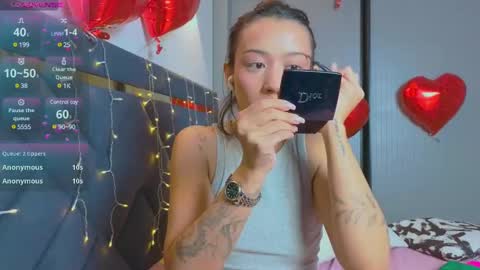 Snapshot of mia_sirenia chatting on 02-14-25, 12:36 Mia online show from 02-14-25, 12:36