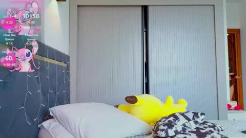 Snapshot of mia_sirenia chatting on 03-09-25, 07:01 Mia online show from 03-09-25, 07:01