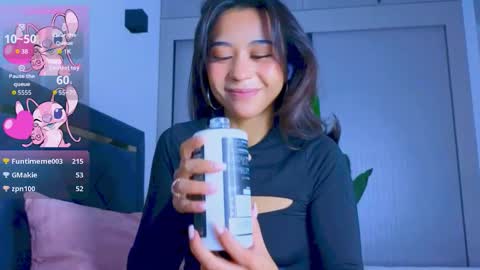 Snapshot of mia_sirenia chatting on 10-05-25, 05:00 Mia online show from 10-05-25, 05:00