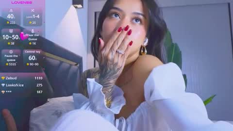 Snapshot of mia_sirenia chatting on 11-08-25, 04:40 Mia online show from 11-08-25, 04:40