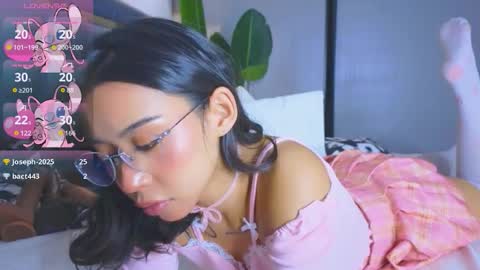 Snapshot of mia_sirenia chatting on 11-28-25, 05:15 Mia online show from 11-28-25, 05:15