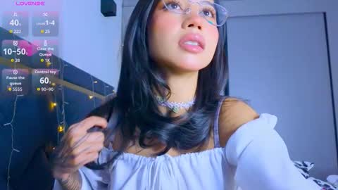 Snapshot of mia_sirenia chatting on 01-08-26, 01:24 Mia online show from 01-08-26, 01:24