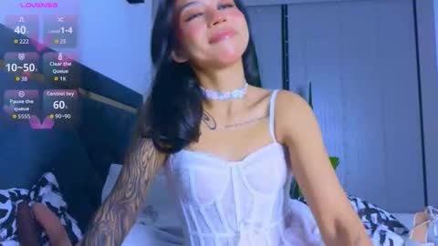 Snapshot of mia_sirenia chatting on 01-14-26, 06:02 Mia online show from 01-14-26, 06:02