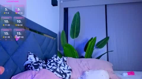 Snapshot of mia_sirenia chatting on 02-22-26, 04:05 Mia online show from 02-22-26, 04:05