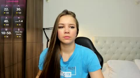 Mia online show from 11-19-25, 12:05