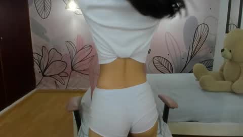 Mia Vanucci online show from 02-25-25, 07:20