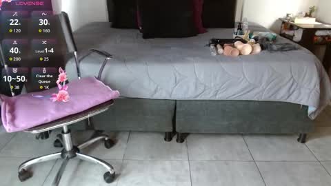 Snapshot of mia_velvet1 chatting on 09-28-25, 02:44 MIA online show from 09-28-25, 02:44
