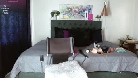 Snapshot of mia_velvet1 chatting on 10-05-25, 02:15 MIA online show from 10-05-25, 02:15
