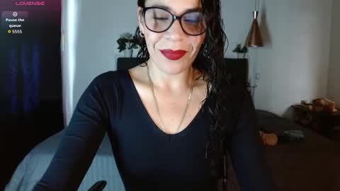Snapshot of mia_velvet1 chatting on 10-08-25, 02:25 MIA online show from 10-08-25, 02:25