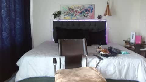 Snapshot of mia_velvet1 chatting on 10-12-25, 02:05 MIA online show from 10-12-25, 02:05