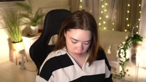 VixenMia online show from 01-06-25, 03:42