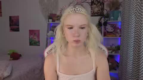 Snapshot of mia_waterlily chatting on 06-28-26, 03:12 Mia online show from 06-28-26, 03:12
