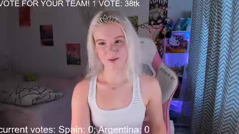 Snapshot of mia_waterlily chatting on 07-19-26, 03:32 Mia online show from 07-19-26, 03:32