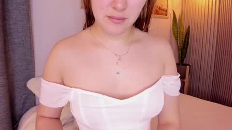 Mia White  online show from 02-24-25, 12:37