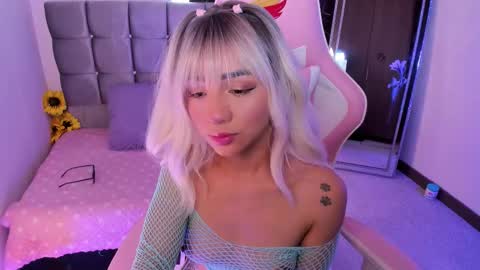 Snapshot of miaa_06 chatting on 09-14-25, 12:59 mia nicolle online show from 09-14-25, 12:59