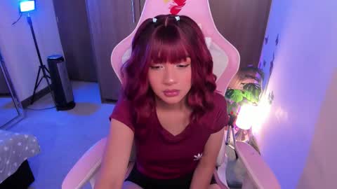 Snapshot of miaa_06 chatting on 11-28-25, 10:01 mia nicolle online show from 11-28-25, 10:01