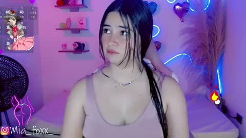 Mia online show from 02-16-25, 09:05