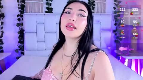 Mia online show from 12-21-25, 12:12