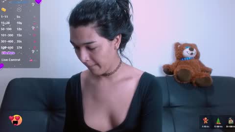 Snapshot of miaa_heart chatting on 12-14-24, 11:18 Mia online show from 12-14-24, 11:18