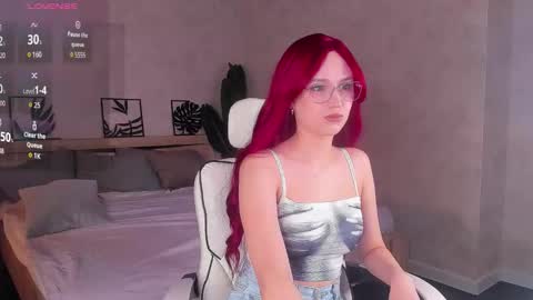 Mia online show from 03-24-26, 11:04