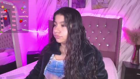 Snapshot of miaa_smiith1 chatting on 12-06-24, 11:33 miaa_smiith1 online show from 12-06-24, 11:33