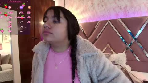 Snapshot of miaa_smiith1 chatting on 02-05-25, 12:06 miaa_smiith1 online show from 02-05-25, 12:06