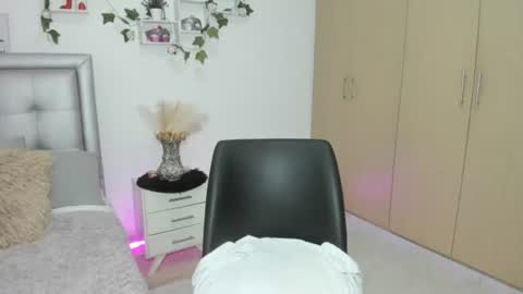 Snapshot of miaa_star_1x chatting on 07-01-26, 11:23 miaa_star_1x online show from 07-01-26, 11:23