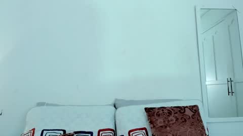 Snapshot of miaa_z chatting on 01-08-25, 04:00 Miaa online show from 01-08-25, 04:00
