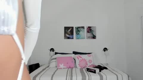 Snapshot of miaa_z chatting on 01-31-25, 12:29 Miaa online show from 01-31-25, 12:29